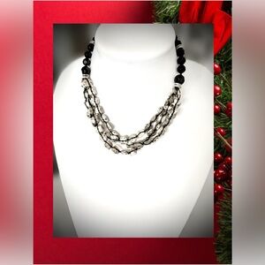 🎉HP Silver& black agate necklace